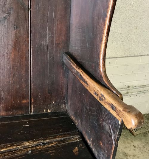 LATE 18TH CENTURY ELM SETTLE ON SLEDGE FEET - ADDITIONAL PHOTO 4