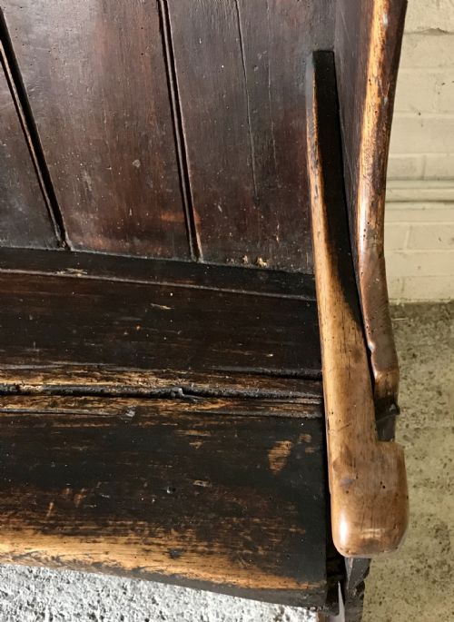 LATE 18TH CENTURY ELM SETTLE ON SLEDGE FEET - ADDITIONAL PHOTO 5