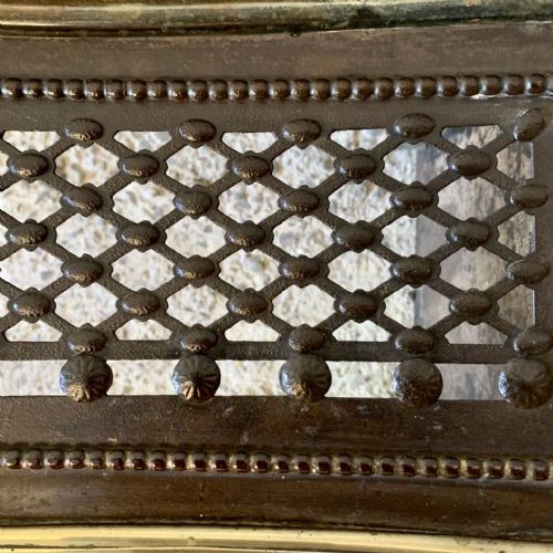 19TH CENTURY BRASS AND IRON SERPENTINE FENDER - ADDITIONAL PHOTO 7