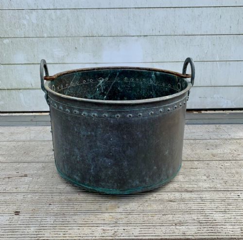 19th century copper cauldron with iron handles - CATEGORY: ANTIQUE METAL - DATED 19TH CENTURY