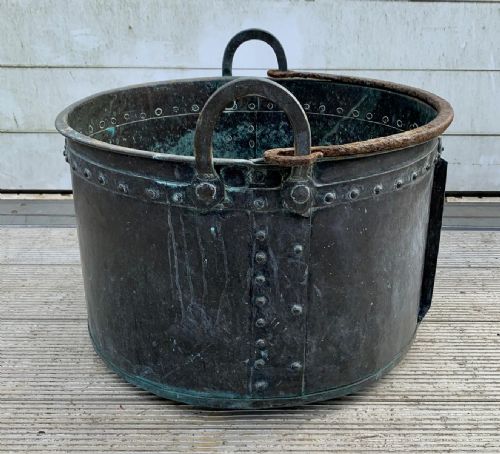 19TH CENTURY COPPER CAULDRON WITH IRON HANDLES - ADDITIONAL PHOTO 2