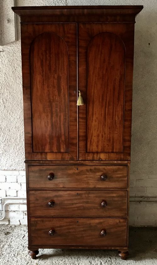 EARLY VICTORIAN MAHOGANY LINEN PRESS COMPLETE WITH KEY - ADDITIONAL PHOTO 1