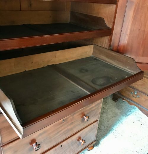 EARLY VICTORIAN MAHOGANY LINEN PRESS COMPLETE WITH KEY - ADDITIONAL PHOTO 7