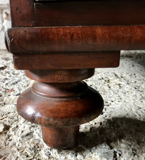 EARLY VICTORIAN MAHOGANY LINEN PRESS COMPLETE WITH KEY - ADDITIONAL PHOTO 10