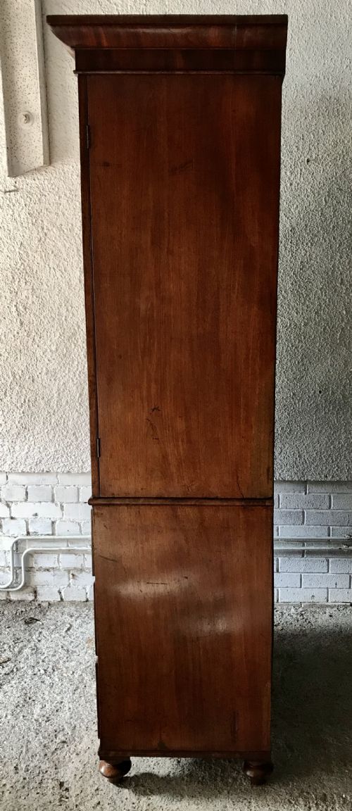 EARLY VICTORIAN MAHOGANY LINEN PRESS COMPLETE WITH KEY - ADDITIONAL PHOTO 12