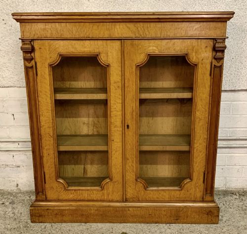 VICTORIAN DWARF OAK BOOKCASE WITH GLAZED DOORS - ADDITIONAL PHOTO 1