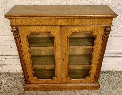 VICTORIAN DWARF OAK BOOKCASE WITH GLAZED DOORS - ADDITIONAL PHOTO 2