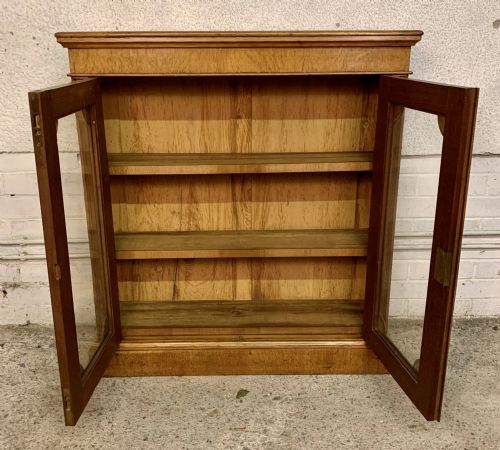 VICTORIAN DWARF OAK BOOKCASE WITH GLAZED DOORS - ADDITIONAL PHOTO 9