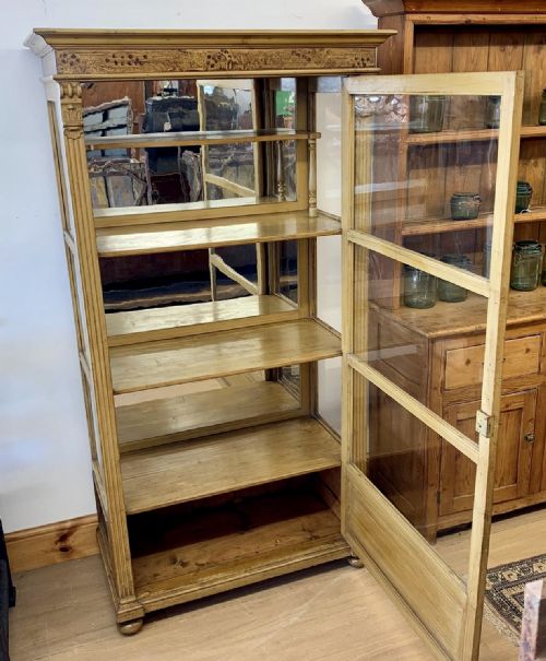CIRCA 1900 EAST EUROPEAN PINE GLAZED DISPLAY CABINET IN ORIGINAL PAINT FINISH - ADDITIONAL PHOTO 7