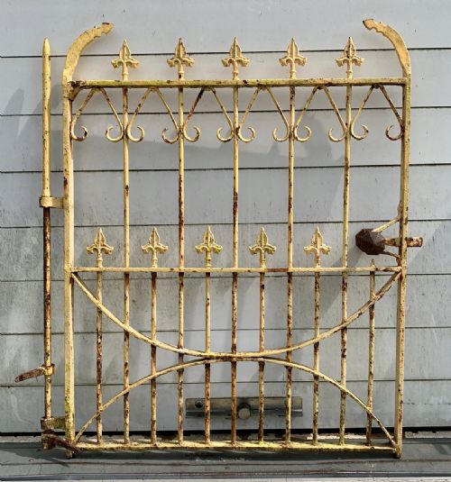 victorian wrought iron garden gate with fleurdelys finials - CATEGORY: ANTIQUE MISCELLANEOUS - DATED VICTORIAN