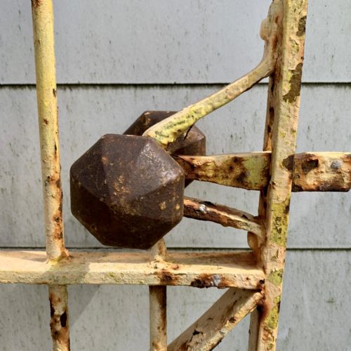 VICTORIAN WROUGHT IRON GARDEN GATE WITH FLEURDELYS FINIALS - ADDITIONAL PHOTO 2