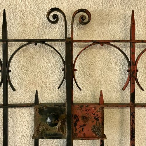 PAIR OF IMPRESSIVE VICTORIAN ENTRANCE DRIVEWAY GATES 10' 3 WIDE - ADDITIONAL PHOTO 2