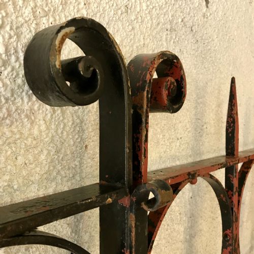 PAIR OF IMPRESSIVE VICTORIAN ENTRANCE DRIVEWAY GATES 10' 3 WIDE - ADDITIONAL PHOTO 4