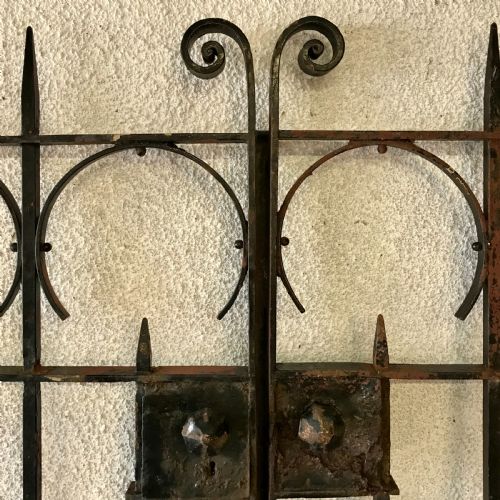 PAIR OF IMPRESSIVE VICTORIAN ENTRANCE DRIVEWAY GATES 10' 3 WIDE - ADDITIONAL PHOTO 13