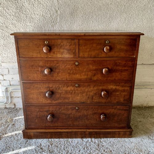 early victorian mahogany chest of drawers with original turned knobs and brass keyhole escutcheons - CATEGORY: ANTIQUE CHEST OF DRAWERS - DATED 1850