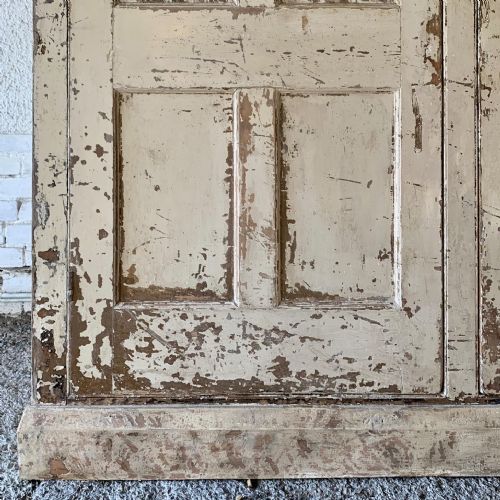 VICTORIAN PINE 2 DOOR HOUSEKEEPER'S LARDER CUPBOARD DRY SCRAPED BACK TO ORIGINAL PAINT - ADDITIONAL PHOTO 4