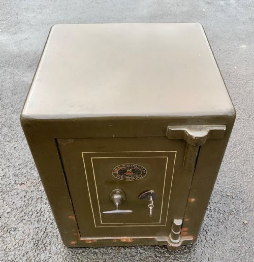 EARLY 20TH CENTURY SAFE BY SAMUEL WITHERS AND CO COMPLETE WITH ORIGINAL EXTERNAL DOOR KEY - ADDITIONAL PHOTO 2