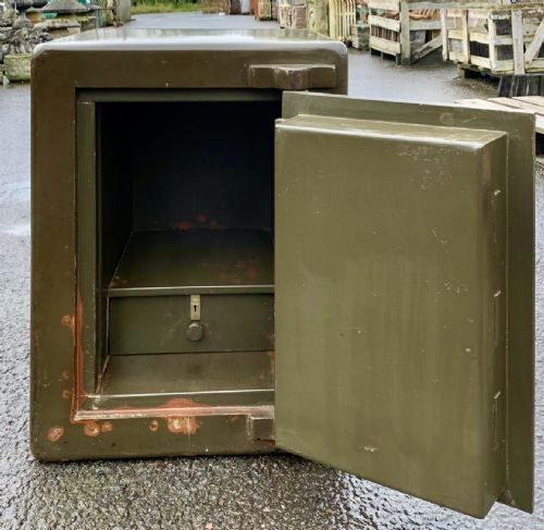 EARLY 20TH CENTURY SAFE BY SAMUEL WITHERS AND CO COMPLETE WITH ORIGINAL EXTERNAL DOOR KEY - ADDITIONAL PHOTO 6