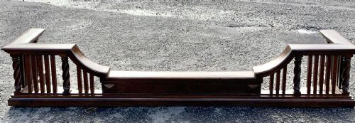 CIRCA 1900 LARGE SCALE OAK FENDER FROM A COUNTRY HOUSE - ADDITIONAL PHOTO 1