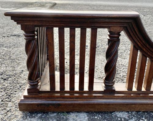 CIRCA 1900 LARGE SCALE OAK FENDER FROM A COUNTRY HOUSE - ADDITIONAL PHOTO 2