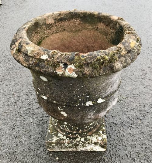 PAIR OF EARLY 20TH CENTURY RECONSTITUTED STONE URNS - ADDITIONAL PHOTO 2