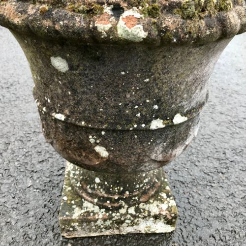 PAIR OF EARLY 20TH CENTURY RECONSTITUTED STONE URNS - ADDITIONAL PHOTO 5