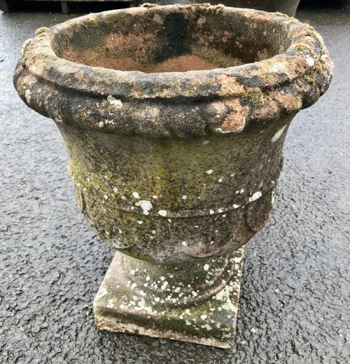 PAIR OF EARLY 20TH CENTURY RECONSTITUTED STONE URNS - ADDITIONAL PHOTO 7
