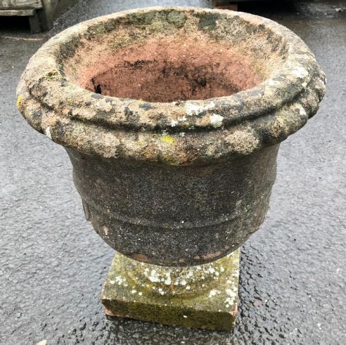 PAIR OF EARLY 20TH CENTURY RECONSTITUTED STONE URNS - ADDITIONAL PHOTO 15