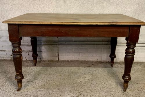 VICTORIAN PINE KITCHEN TABLE IN ORIGINAL FINISH AND ON TURNED LEGS WITH CASTERS - ADDITIONAL PHOTO 1