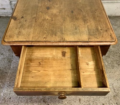 VICTORIAN PINE KITCHEN TABLE IN ORIGINAL FINISH AND ON TURNED LEGS WITH CASTERS - ADDITIONAL PHOTO 8