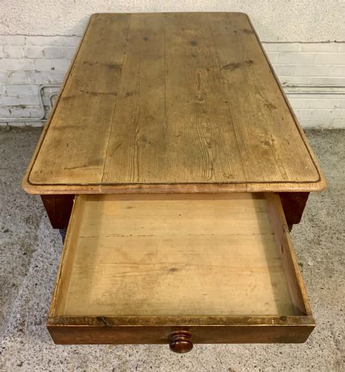 VICTORIAN PINE KITCHEN TABLE IN ORIGINAL FINISH AND ON TURNED LEGS WITH CASTERS - ADDITIONAL PHOTO 9