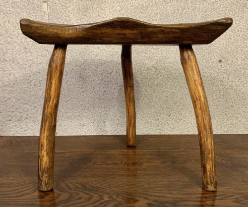19TH CENTURY PRIMITIVE HAND CARVED 3 LEG MILKING STOOL - ADDITIONAL PHOTO 2