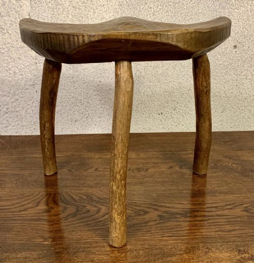 19TH CENTURY PRIMITIVE HAND CARVED 3 LEG MILKING STOOL - ADDITIONAL PHOTO 6