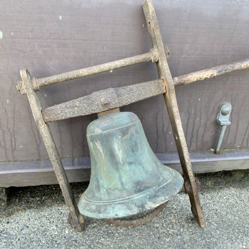 19th century bronze bell on original wrought iron frame with pull handle - CATEGORY: ANTIQUE METAL - DATED 19TH CENTURY