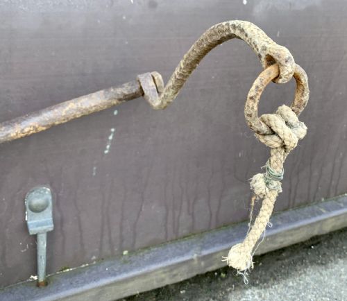 19TH CENTURY BRONZE BELL ON ORIGINAL WROUGHT IRON FRAME WITH PULL HANDLE - ADDITIONAL PHOTO 5