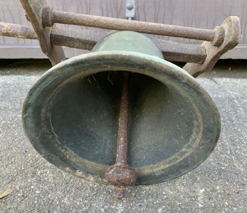 19TH CENTURY BRONZE BELL ON ORIGINAL WROUGHT IRON FRAME WITH PULL HANDLE - ADDITIONAL PHOTO 6