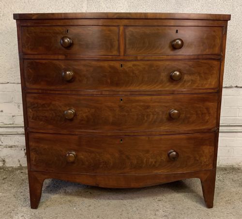 VICTORIAN MAHOGANY BOW FRONT CHEST OF DRAWERS ON BRACKET FEET - ADDITIONAL PHOTO 1