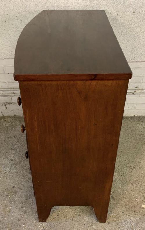 VICTORIAN MAHOGANY BOW FRONT CHEST OF DRAWERS ON BRACKET FEET - ADDITIONAL PHOTO 7