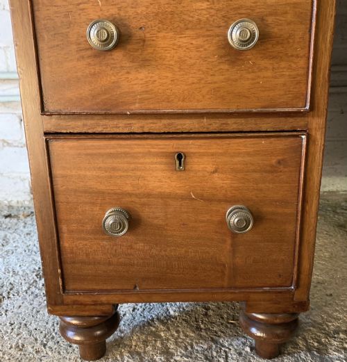 LATE GEORGIAN MAHOGANY KNEEHOLE DESK WITH LEATHER TOP - ADDITIONAL PHOTO 6