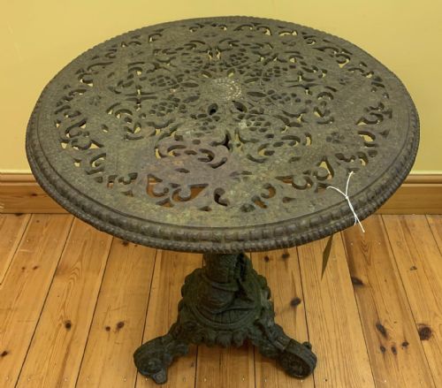 VICTORIAN CAST IRON PUB TABLE - ADDITIONAL PHOTO 2