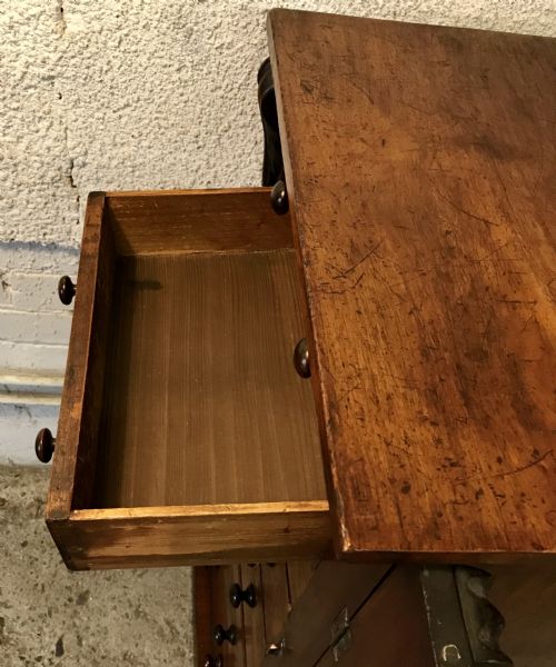 VICTORIAN MAHOGANY WELLINGTON CHEST COMPLETE WITH ORIGINAL KNOBS AND KEY - ADDITIONAL PHOTO 9