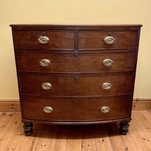 victorian mahogany bow front chest of drawers with original brass handles and keyhole covers - CATEGORY: ANTIQUE CHEST OF DRAWERS - DATED VICTORIAN