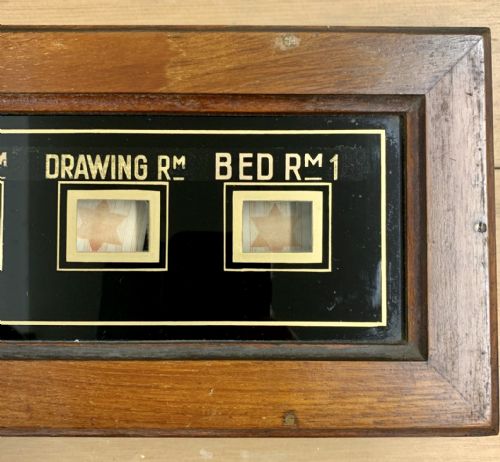 VICTORIAN SERVANTS BELL BOX IN MAHOGANY CASE - ADDITIONAL PHOTO 3