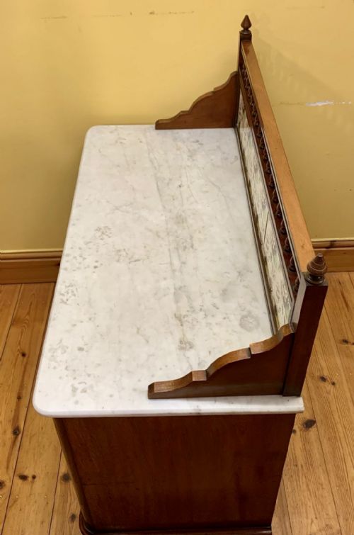 VICTORIAN MAHOGANY WASHSTAND WITH MARBLE TOP AND GALLERY TILED BACK STAND - ADDITIONAL PHOTO 3