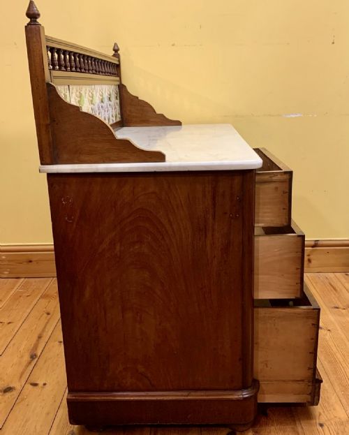 VICTORIAN MAHOGANY WASHSTAND WITH MARBLE TOP AND GALLERY TILED BACK STAND - ADDITIONAL PHOTO 13