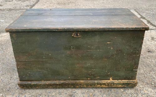 VICTORIAN PINE BLANKET BOX WITH ORIGINAL PAINT - ADDITIONAL PHOTO 1