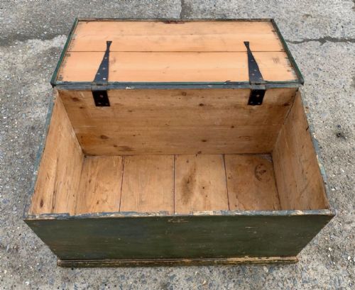 VICTORIAN PINE BLANKET BOX WITH ORIGINAL PAINT - ADDITIONAL PHOTO 4
