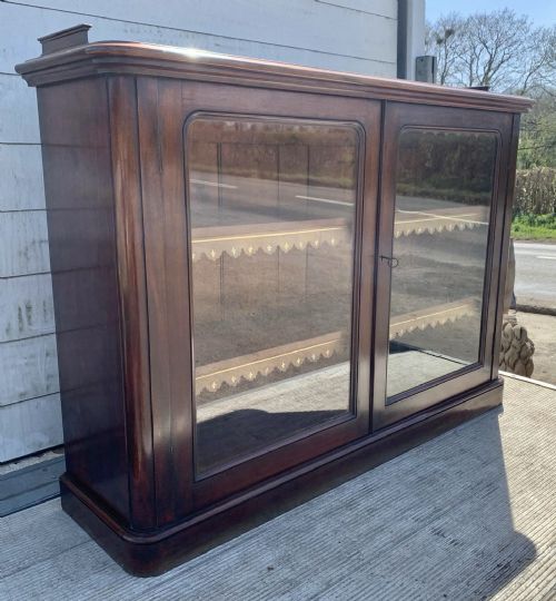 VICTORIAN MAHOGANY BOOKCASE WITH 2 GLAZED DOORS COMPLETE WITH KEY - ADDITIONAL PHOTO 3
