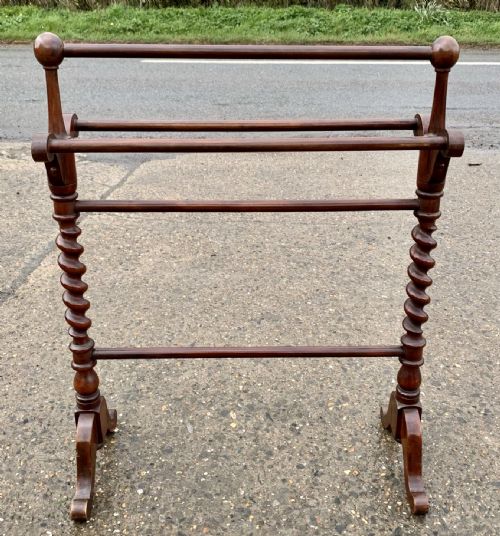 VICTORIAN MAHOGANY TOWEL RAIL ON BARLEY TWIST LEGS AND WITH SPLAYED FEET - ADDITIONAL PHOTO 1