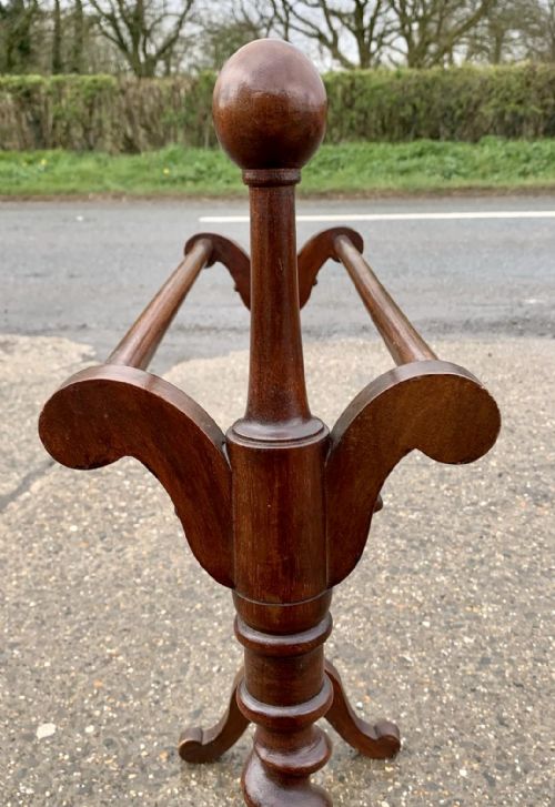 VICTORIAN MAHOGANY TOWEL RAIL ON BARLEY TWIST LEGS AND WITH SPLAYED FEET - ADDITIONAL PHOTO 4